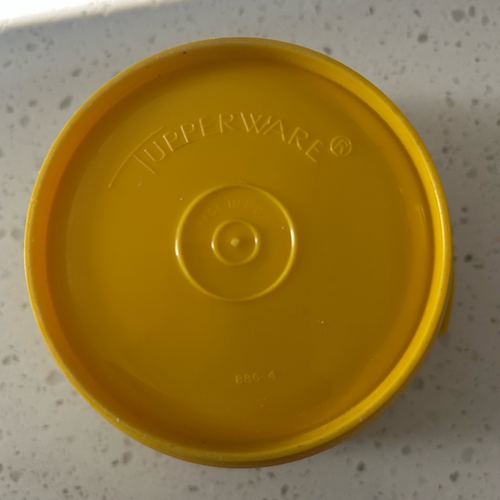 Vintage Tupperware Yellow Container - Picture 4 of 4